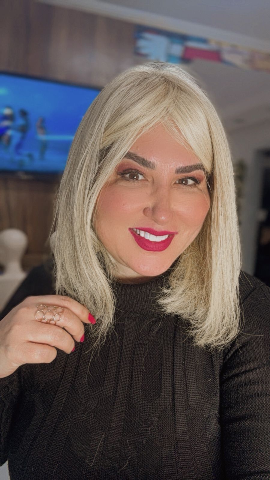 Modelo Marbella — Bob em loiro claro. O corte coringa, elegante em qualquer ocasião.