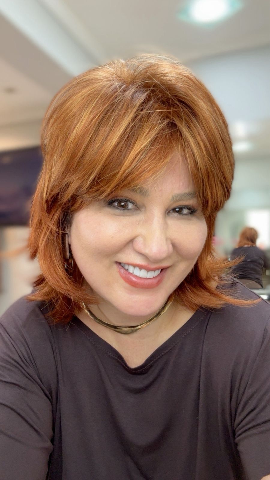 Modelo Huelva — Médio repicado em ruivo cobre. Luminoso e jovial.